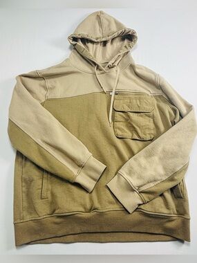 Two-Tone Hooded Sweatshirt in Olive and Khaki